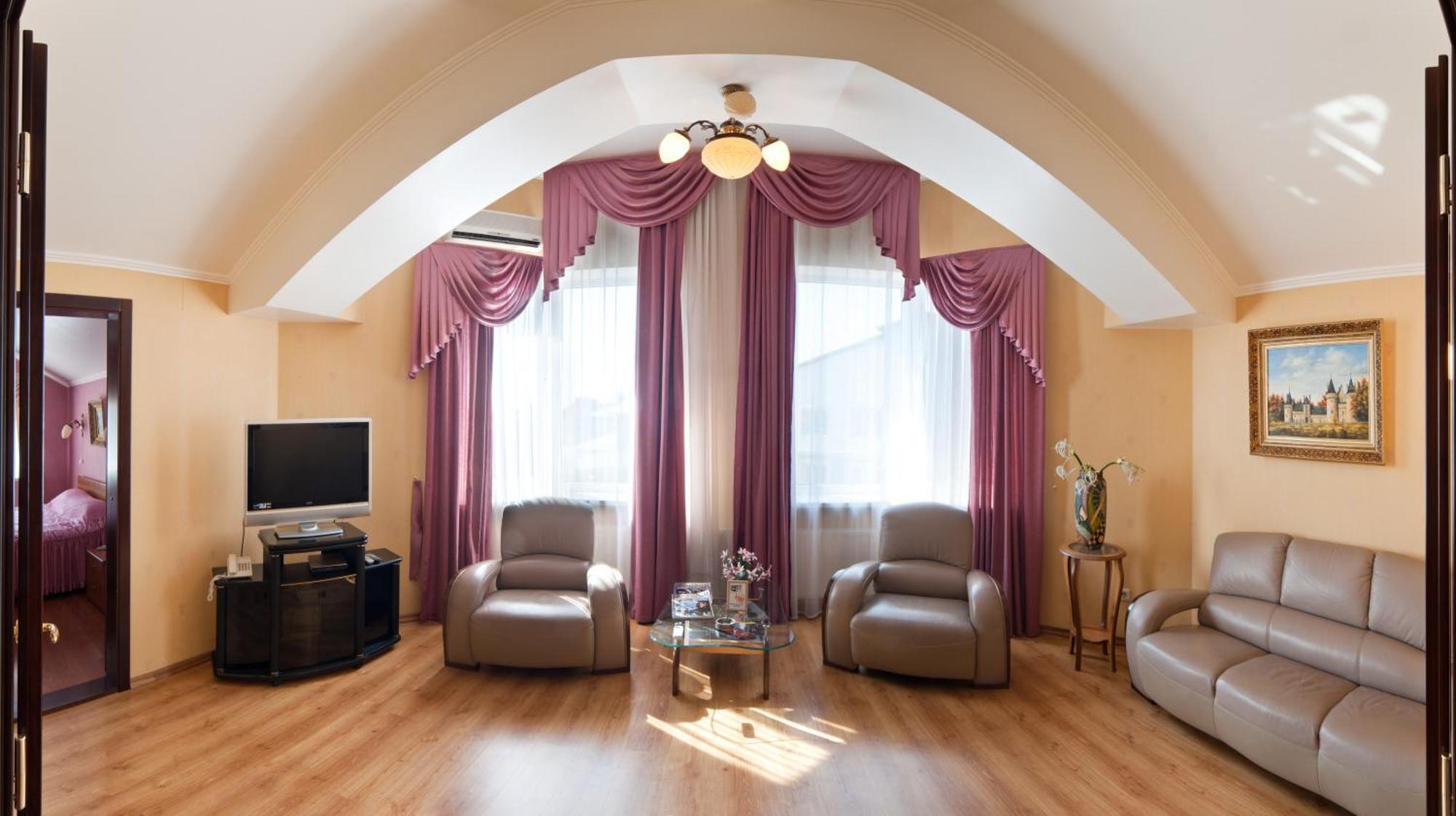 Prague Hotel Zaporizhia Екстериор снимка