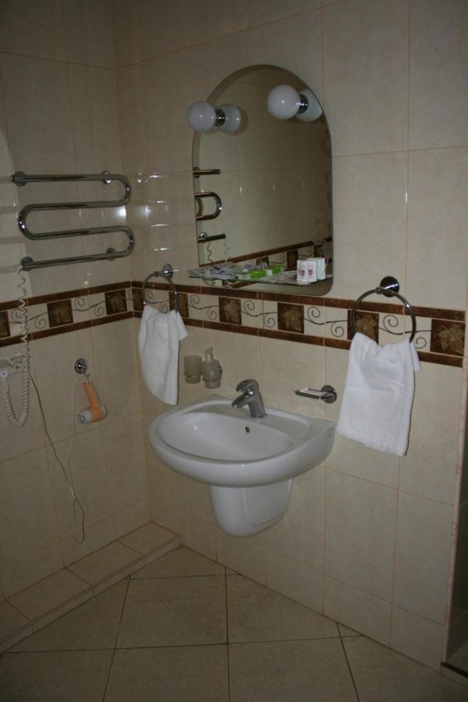 Prague Hotel Zaporizhia Екстериор снимка