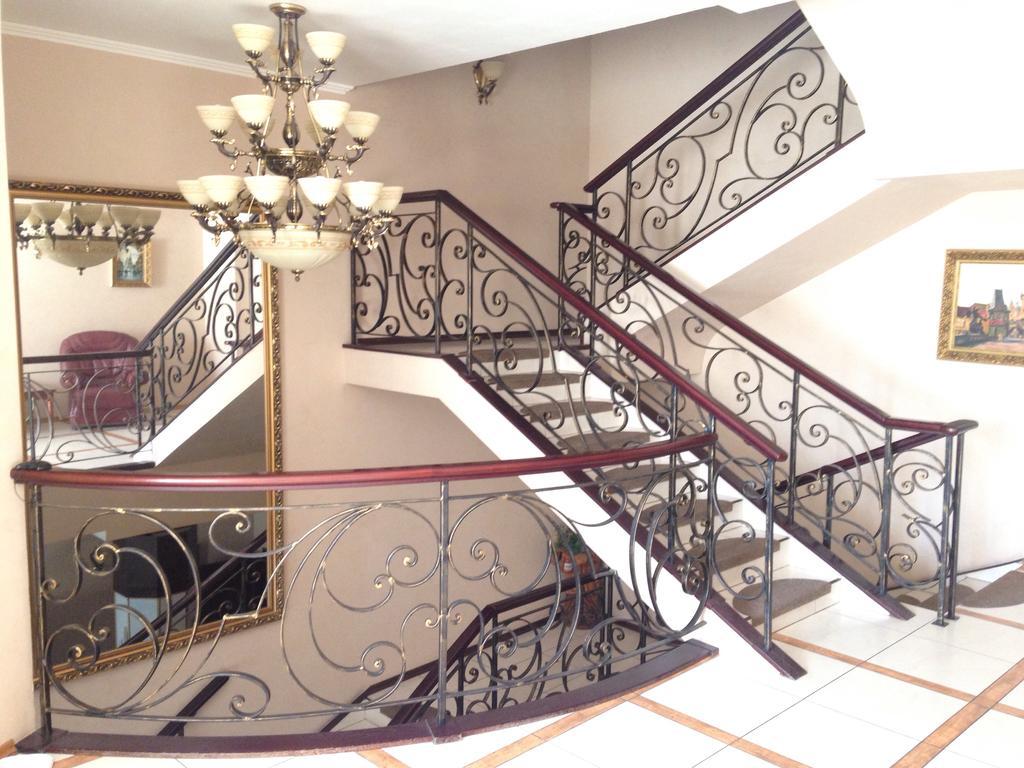 Prague Hotel Zaporizhia Екстериор снимка