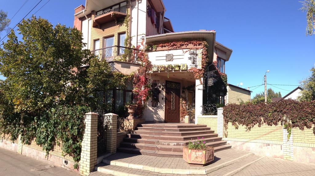 Prague Hotel Zaporizhia Екстериор снимка